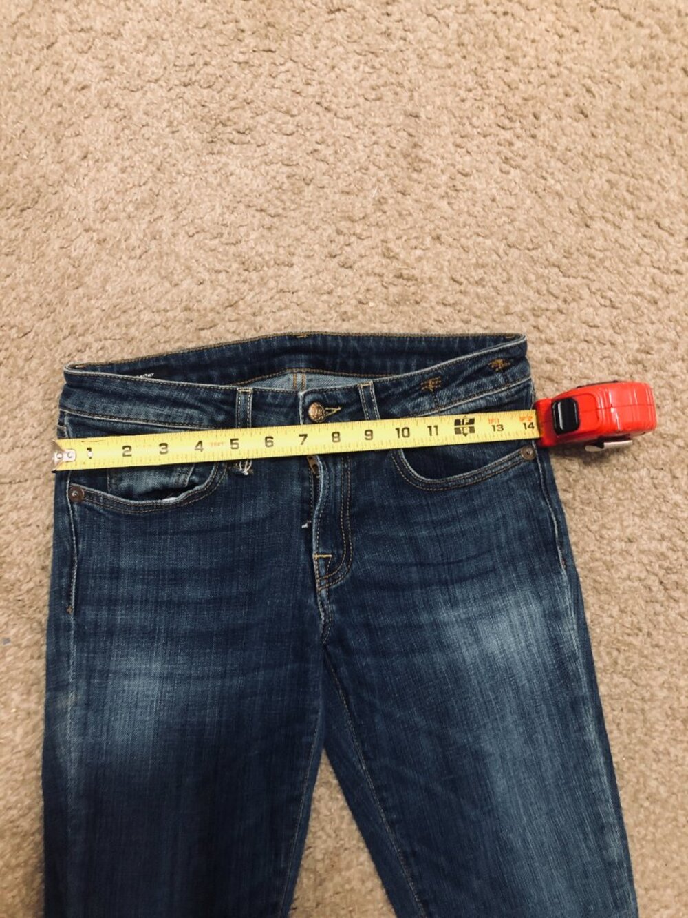 Madewell Curvy High Skinny Jeans in a dark wash. 25P - Picture 5 of 5